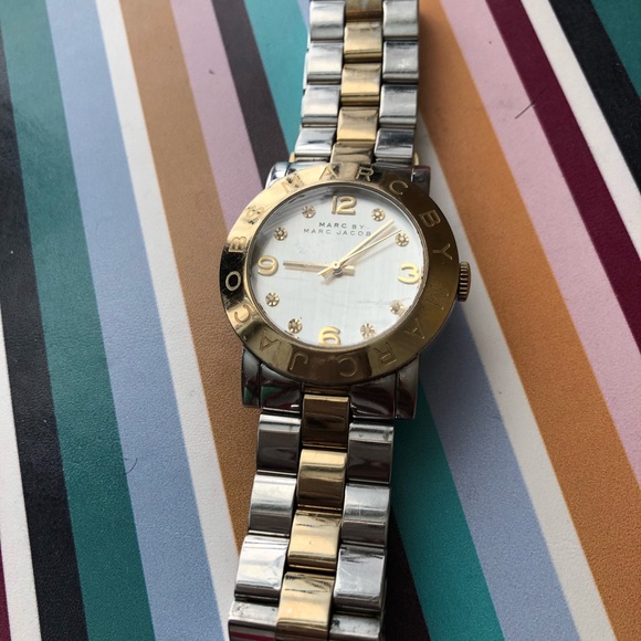 Marc Jacobs Accessories - Marc Jacobs gold/silver metals watch.